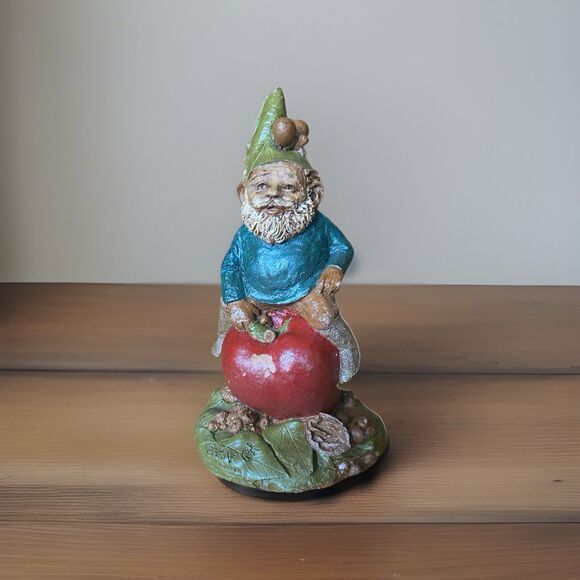 Tom Clark Gnome Sean on Apple Vintage 1988 Cairn Studio #29 - Picture 1 of 6